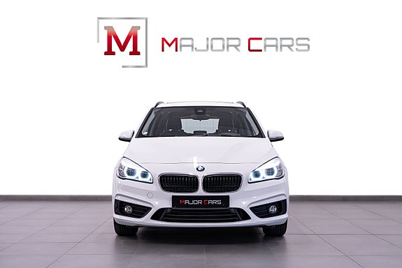 BMW 218d 2 of 21