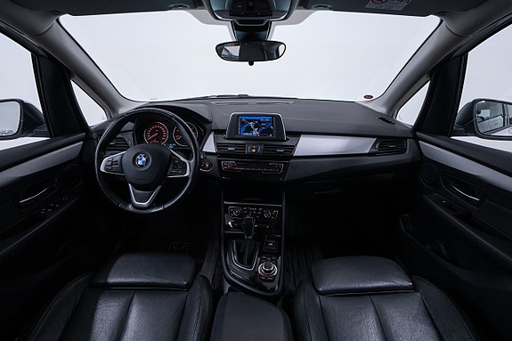 BMW 218d 12 of 21