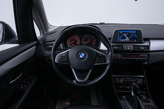 BMW 218d 13 of 21