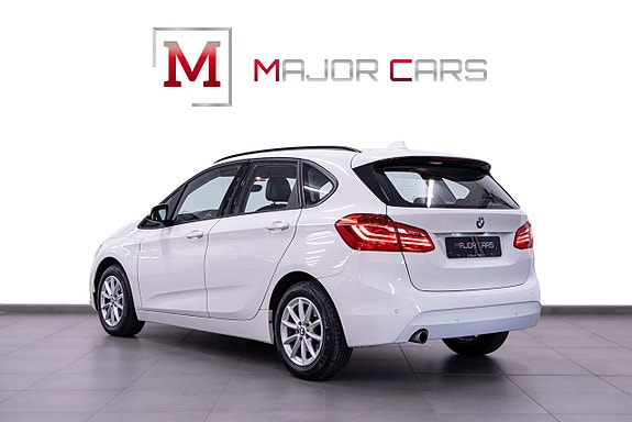 BMW 218d 4 of 21