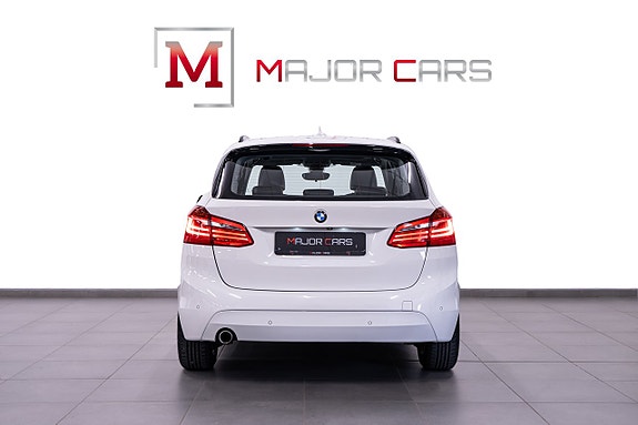 BMW 218d 5 of 21
