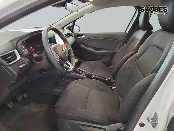 Renault Clio 8 of 19