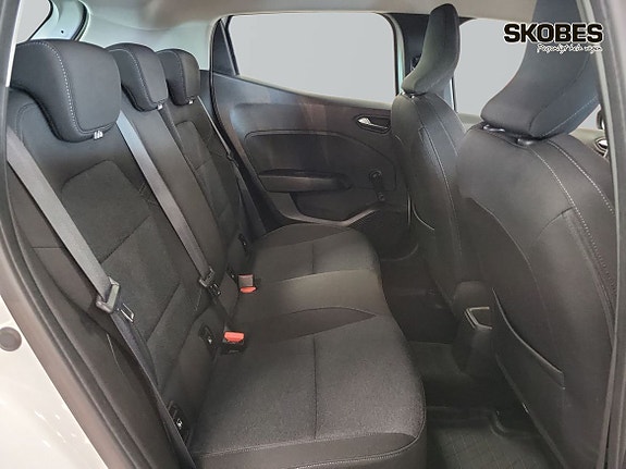 Renault Clio 10 of 17