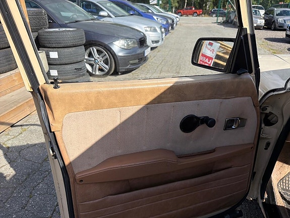Saab 900 18 of 22