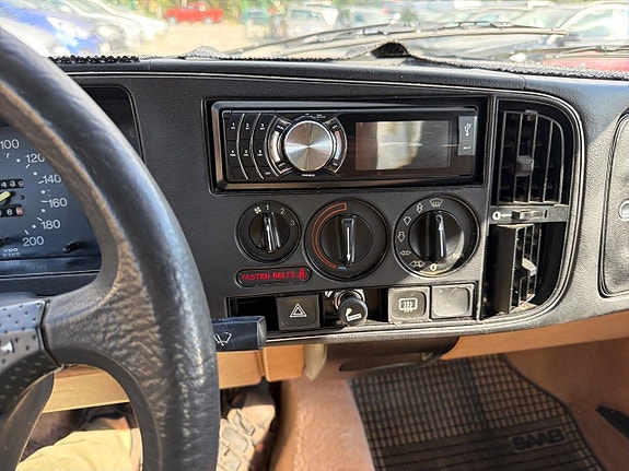 Saab 900 11 of 22