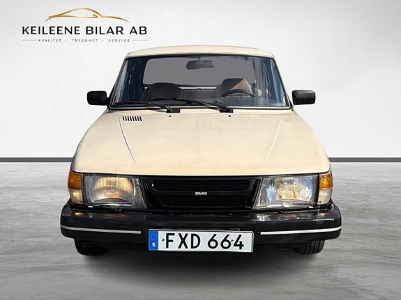 Saab 900 3 of 22