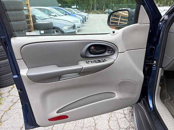 Chevrolet Trailblazer 21 of 28
