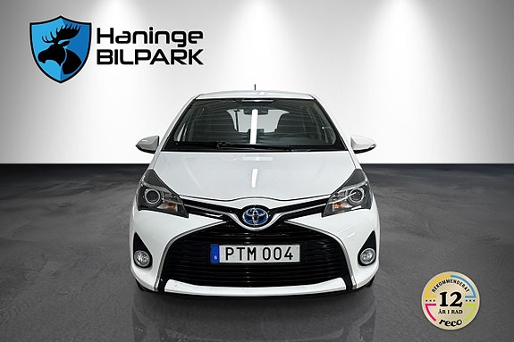 Toyota Yaris 3 of 24