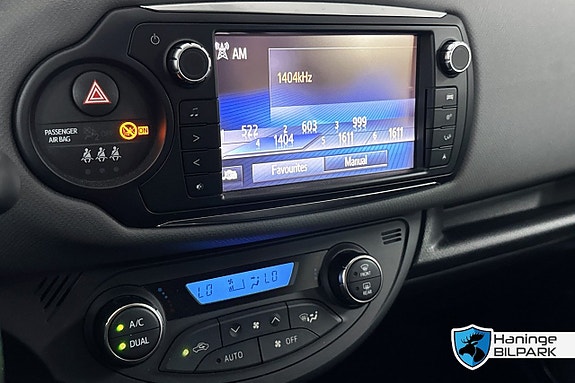 Toyota Yaris 19 of 24