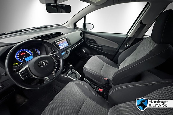Toyota Yaris 13 of 24