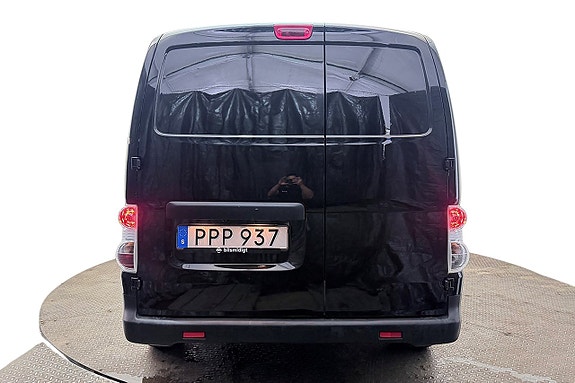 Nissan e-NV200 8 of 28
