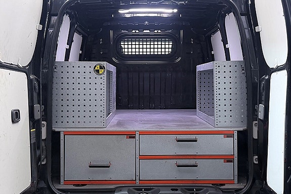 Nissan e-NV200 13 of 28