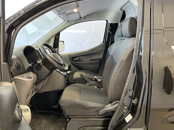 Nissan e-NV200 8 of 11