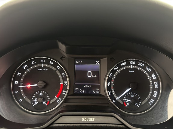 Skoda Octavia Scout 18 of 30