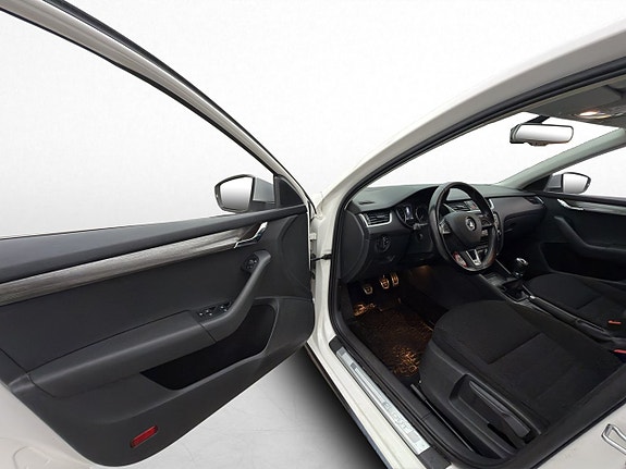 Skoda Octavia Scout 16 of 30