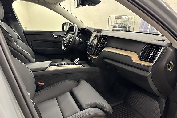Volvo XC60 6 of 25