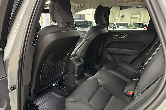 Volvo XC60 7 of 25