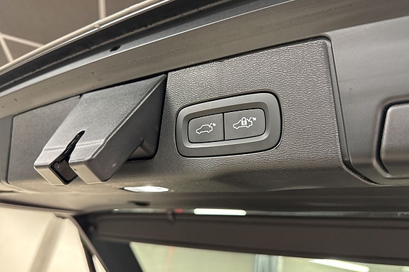 Volvo XC60 18 of 25