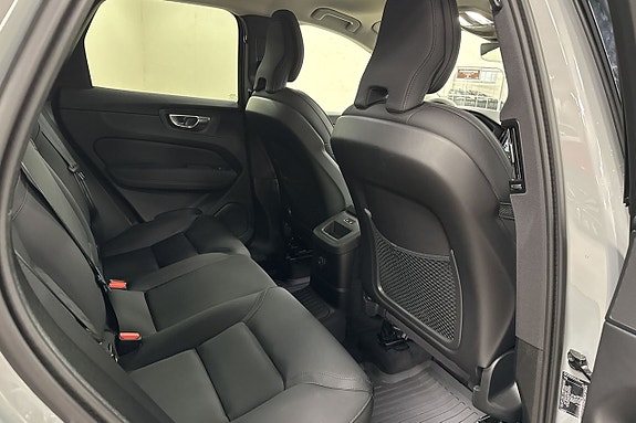 Volvo XC60 8 of 25