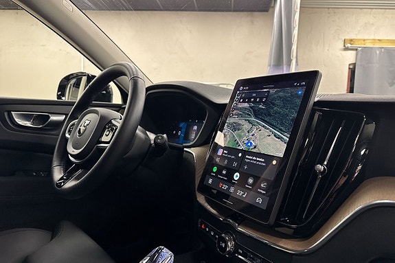 Volvo XC60 11 of 25