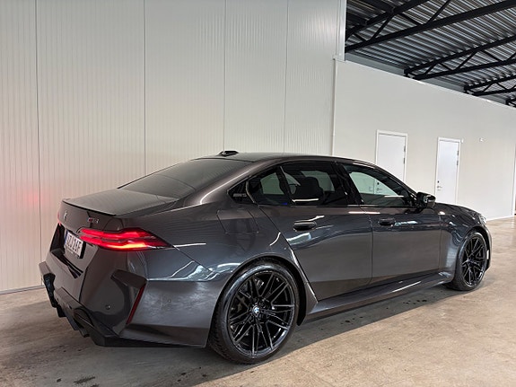 BMW M5 3 of 27