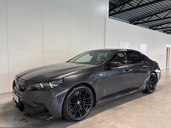 BMW M5 4 of 27