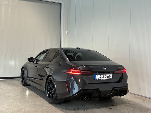 BMW M5 6 of 27
