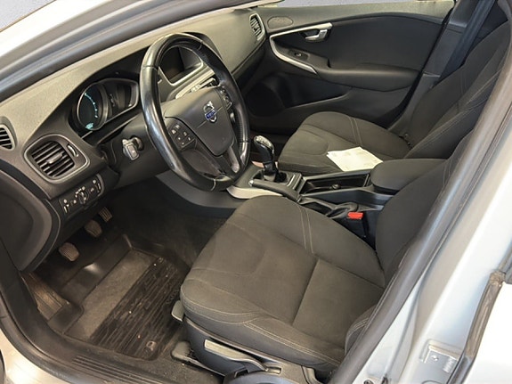 Volvo V40 10 of 18