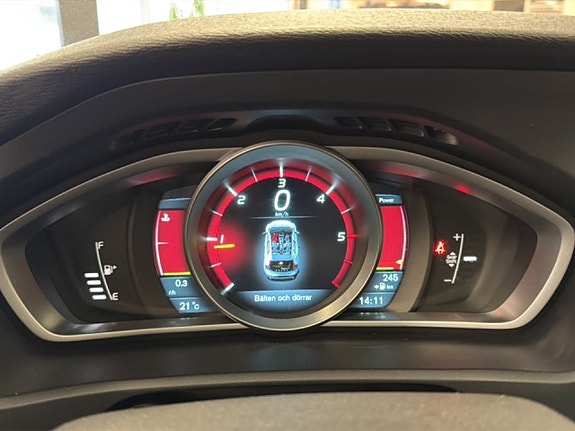 Volvo V40 15 of 18