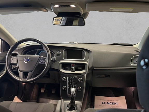 Volvo V40 14 of 18