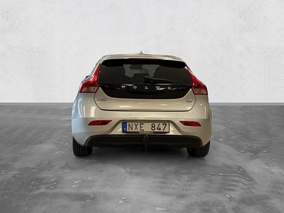 Volvo V40 4 of 18