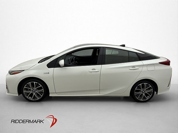 Toyota Prius Plug-in Hybrid 4 of 30