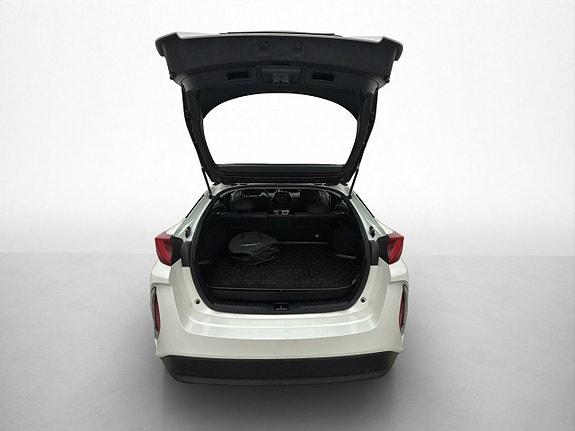 Toyota Prius Plug-in Hybrid 22 of 30