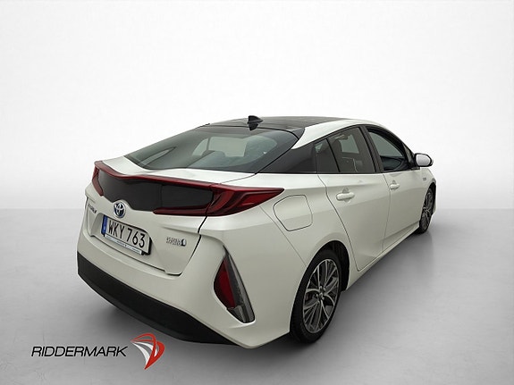 Toyota Prius Plug-in Hybrid 8 of 30