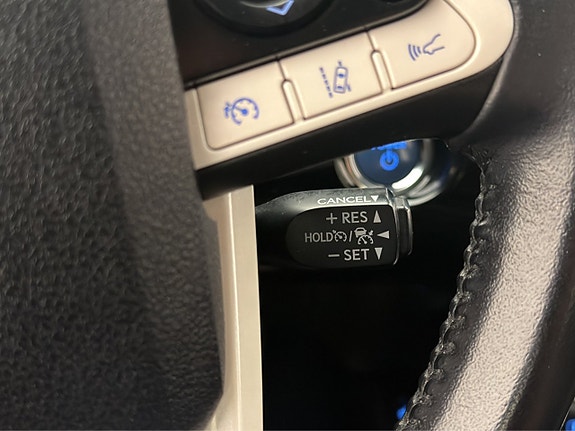 Toyota Prius Plug-in Hybrid 15 of 30