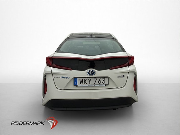 Toyota Prius Plug-in Hybrid 6 of 30