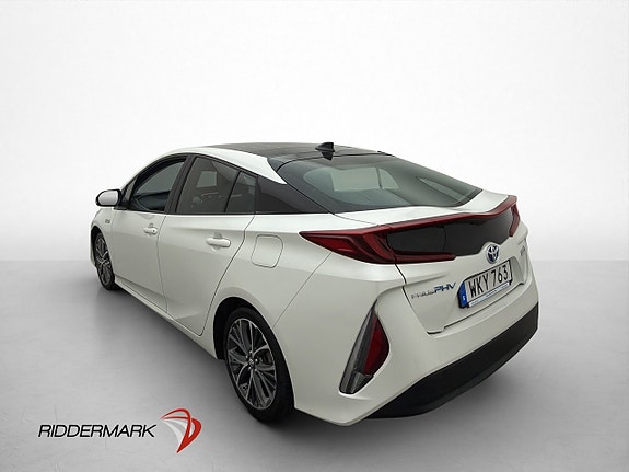 Toyota Prius Plug-in Hybrid 5 of 30