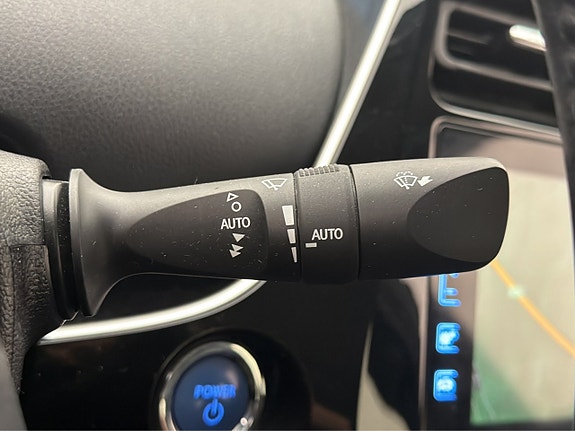 Toyota Prius Plug-in Hybrid 30 of 30