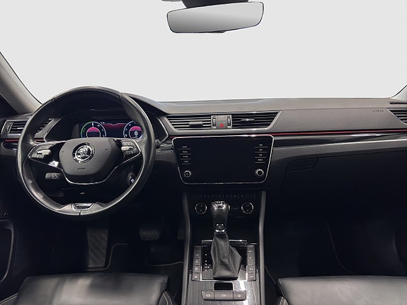 Skoda Superb 11 of 21