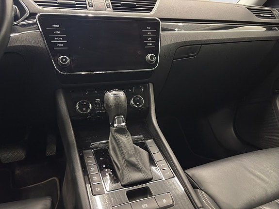 Skoda Superb 13 of 21