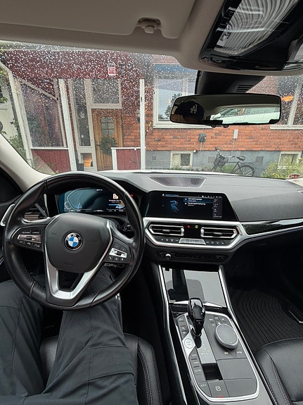BMW 330e 7 of 18