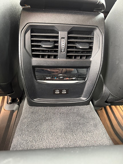 BMW 330e 12 of 18