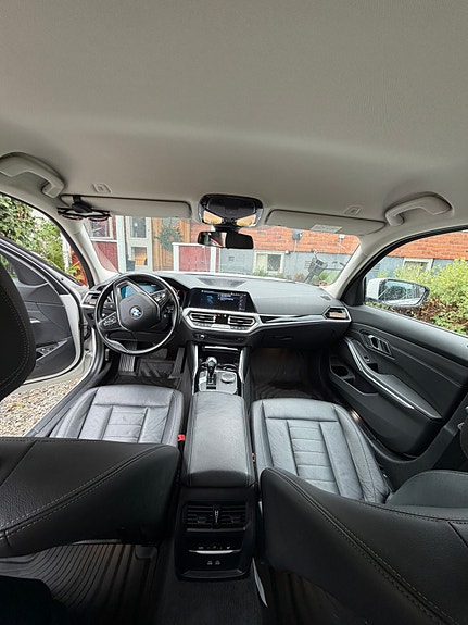 BMW 330e 6 of 18