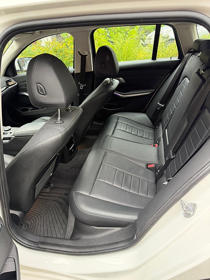 BMW 330e 8 of 18