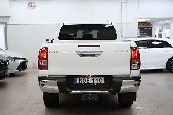Toyota HiLux 4 of 27