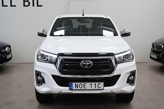 Toyota HiLux 8 of 27