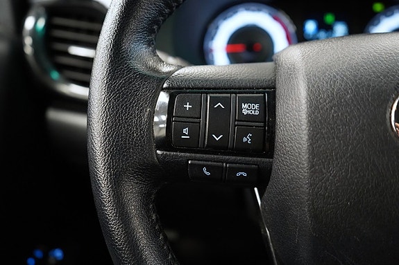 Toyota HiLux 18 of 27