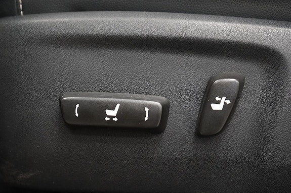 Toyota HiLux 13 of 27