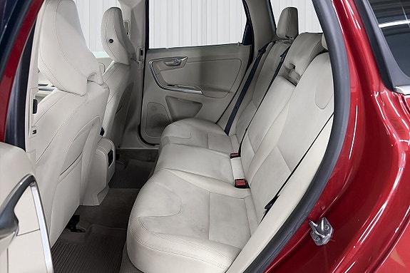 Volvo XC60 17 of 19