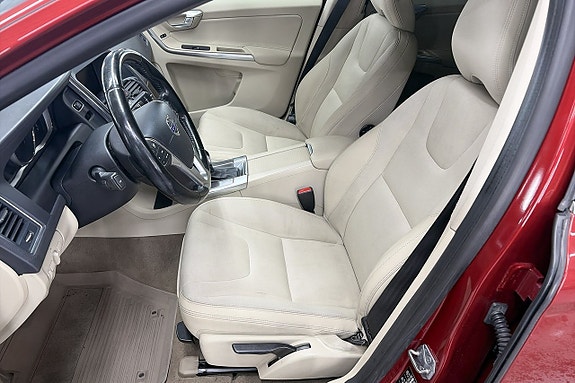 Volvo XC60 15 of 19